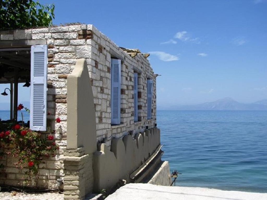 Taradella Hotel Alissós Exterior foto