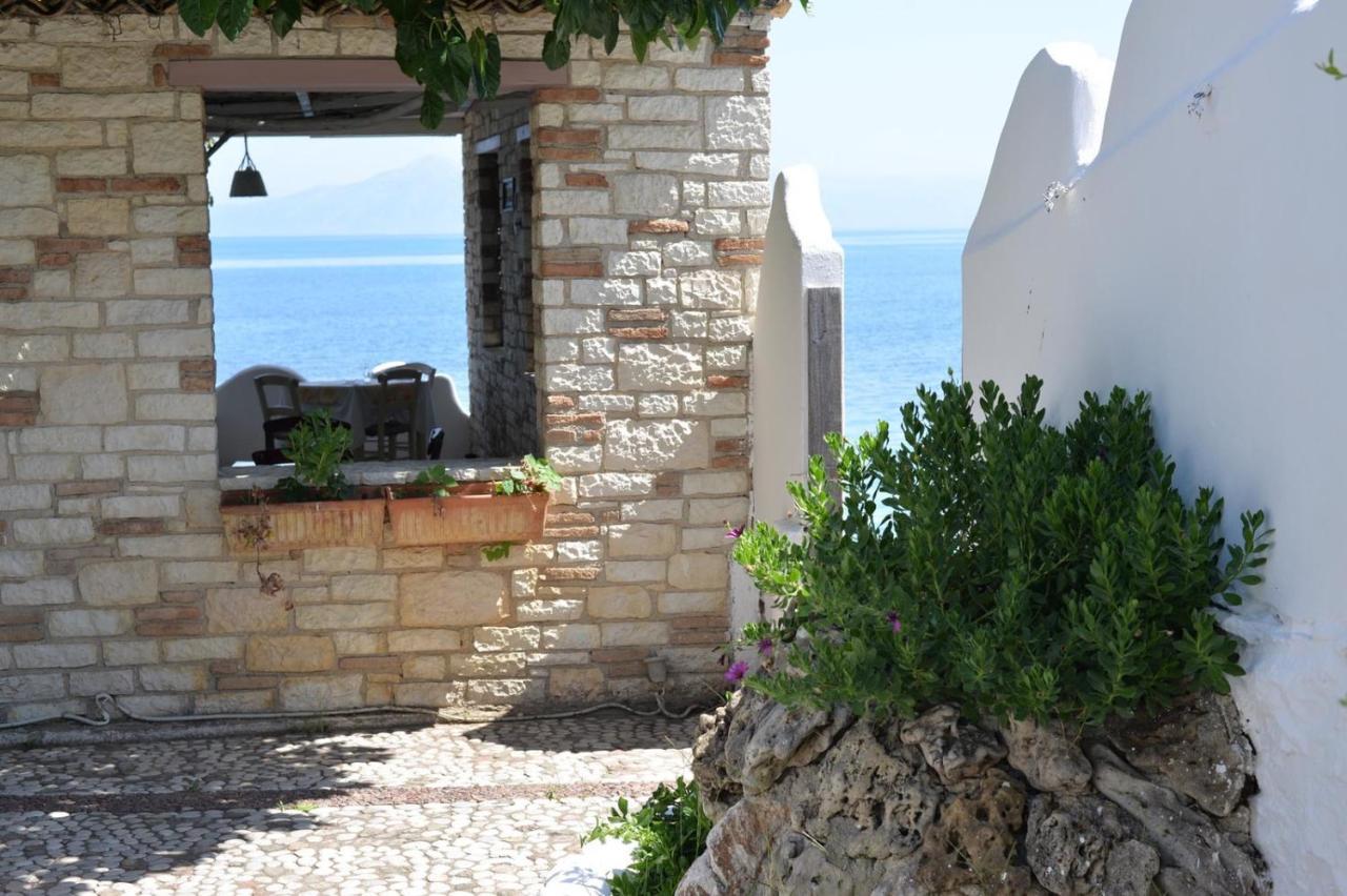 Taradella Hotel Alissós Exterior foto